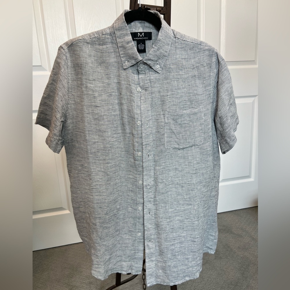 Men’s Size Small Magaschoni Grey short sleeve button down Shirt